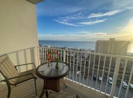 Laketown Wharf Condo beach view，位于巴拿马城海滩的酒店