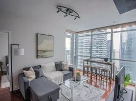 3BR Urban Gem with Scenic Balcony Views