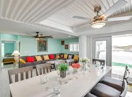 Breezy White Sands House Steps to Gulf Shore!