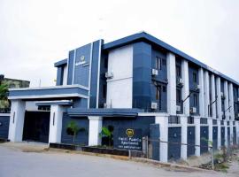 Hotel Padelia International Airport Road Lagos，位于Ejigbo的酒店