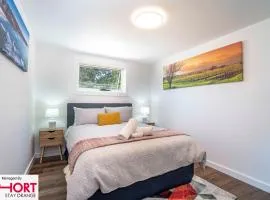 The Compact Cube - One-Bedroom Apartment on Summer