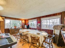 Rustic Chic Retreat 4 Mi to Kennywood!