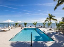 Pines & Palms Resort，位于伊斯拉莫拉达的酒店