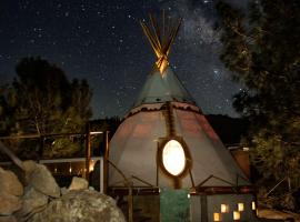 Big Glamping Teepee，位于Bodfish的酒店