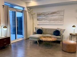 2 Bedroom Modern Home & Close to Airport Downtown，位于渥太华的酒店