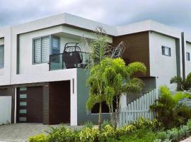 Elite Escape at Paradisiac Beach Club，位于Salem的酒店