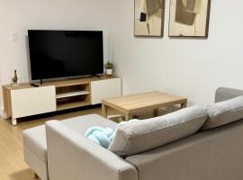 Levida Living - Cozy 2 Bedroom Suite at the Heart of Langley，位于兰利的酒店
