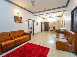 Pop Tavern Deluxe Villa Kovalom by VOYE HOMES