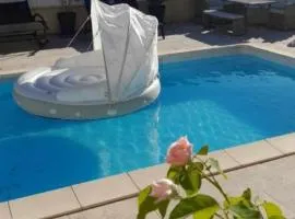 Villa tout confort en Provence avec Piscine, ainsi qu'un parking privé