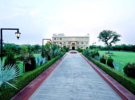 Hari Mahal Resort，位于Behror的酒店
