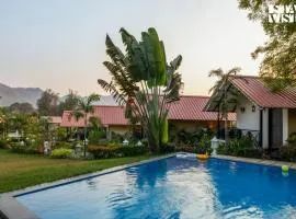 StayVista at Ever Falls - BBQ, Bonfire, Pool