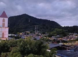 Hotel El Dorado，位于Quinchía的酒店