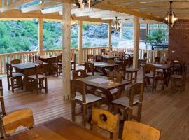 Hotel të Cemi Restaurant，位于Tamarë的酒店