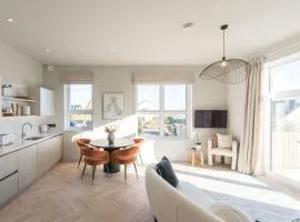 Gwel Y Mor Courtyard by Birch Stays New Home