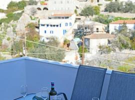 Aori Guest House I，位于伊兹拉的酒店