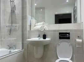 Posh and Cozy One bed flat-no parties or events