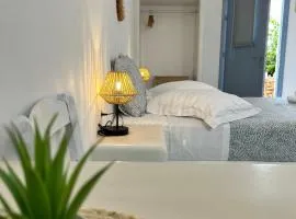 Sunny Studios Naxos