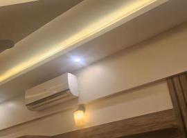 Hotel Family Guest House，位于卡拉奇真纳国际机场 - KHI附近的酒店