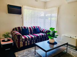 Vic Horsham, Unit 3, Cozy 2-Bedroom Retreat