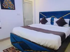 Hotel Mannat Centric - Near lajpat Nagar Metro