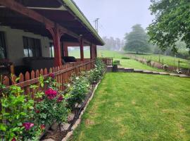 Hogsback Misty Oaks Cottage，位于豪格斯拜克的酒店