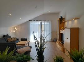 Großzügige und familienfreundliche Ferienwohnung haustierfreundlich，位于艾恩灵的酒店