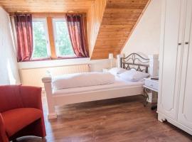 Bikerhotel Zur Schanze，位于Apen的酒店