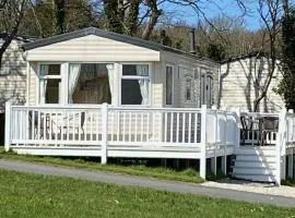 Cosy 2 bed pet friendly holiday home Crantock Nr Newquay