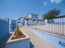 Azores Book Hotel，位于英雄港的带停车场的酒店