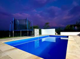 Finca Anapoima - Villa Paty，位于阿纳波伊马的酒店
