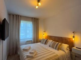 Apartamento Aquí Mismo en playa de Somo Garaje，位于擞莫的酒店