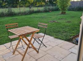 Studio indépendant à la campagne, proche Paray le Monial，位于Volesvres的酒店