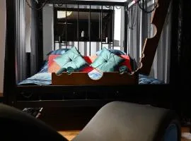 LOVE ROOMS APARTAMENT BDSM EXLUSIVE- adults only