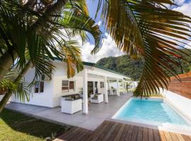 Villa Tiaiti - House Beach Access Sea with Pool，位于Paea的酒店