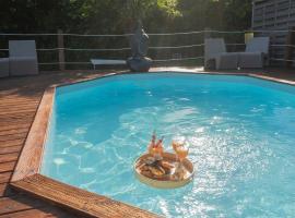 Exotic Villa avec Piscine，位于勒沃克兰的酒店