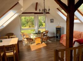 Storchennest - Ferienappartement mit Kamin, Sauna, Garten, E-Piano，位于Putlitz的酒店