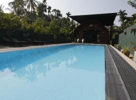 Coppers luxury Glamping Pods，位于Karandeniya的酒店