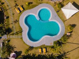 Harness Zipline And Adventure Resort，位于Kusma的酒店