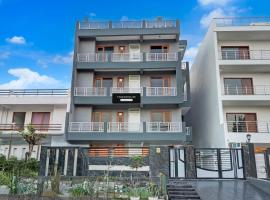 Super Townhouse Sector 135 Noida，位于诺伊达的酒店
