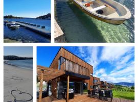 New Villa by the sea in Hervik, Spa and boat rental，位于Tysvær的酒店