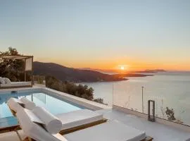 Urania Luxury Villa Rhea