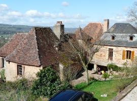 Maison de tuiles au pieds du château de Castelnau，位于Prudhomat的酒店
