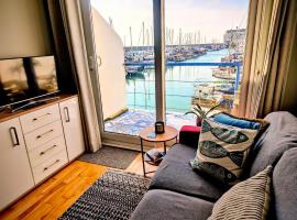 The Boat View - Sea View - Tiny home Brighton Marina，位于布莱顿霍夫的酒店