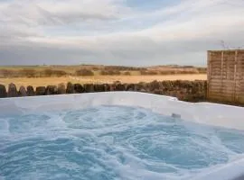 Swallow's Nest, farm get away with hot tub