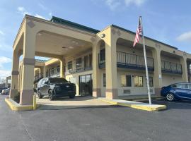 Econo Lodge Inn & Suites Southeast，位于拉沃尼的酒店