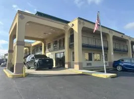 Econo Lodge Inn & Suites Southeast