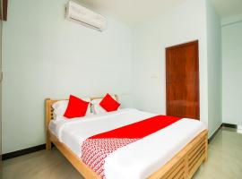 OYO 71549 Shri Sai Apartments，位于Mettuppālaiyam的酒店