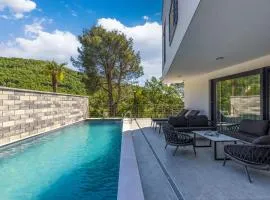 Villa in Istria with Heated Pool and 3 Bedrooms
