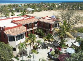 Hacienda De Palmas，位于La Ribera的带泳池的酒店