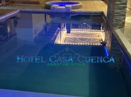 Hotel Casa Cuenca，位于Garzón的带按摩浴缸的酒店